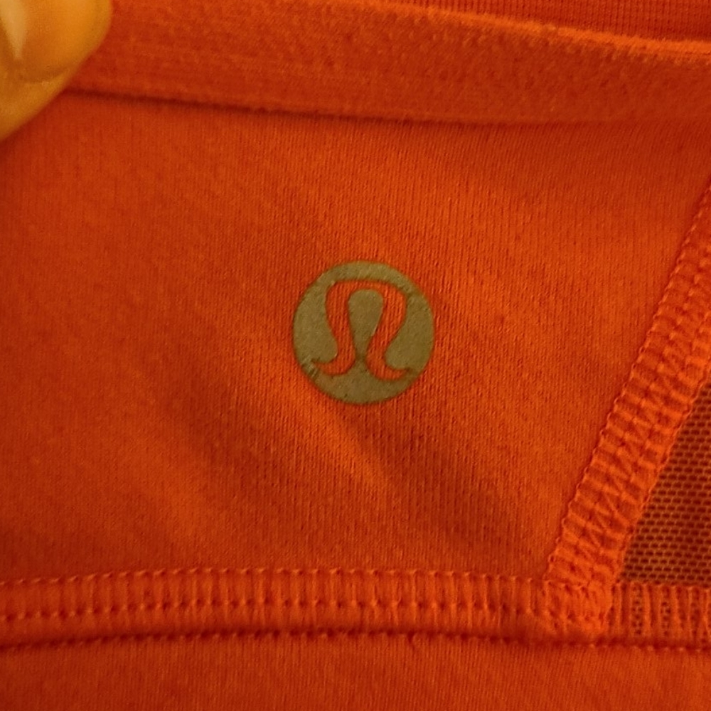 Lululemon - Picture 3 of 3